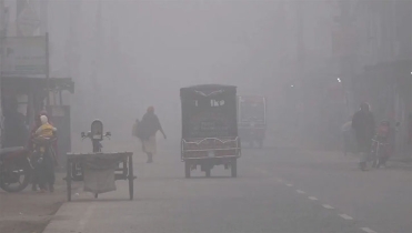 শীত ও কুয়াশায় বিপর্যস্ত লালমনিরহাট, চরম দুর্ভোগে জনজীবন